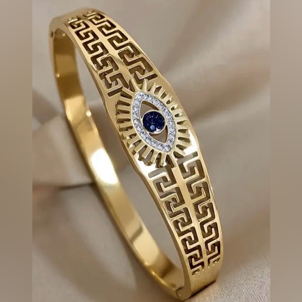 Unique Vintage Black Eyes Design Stainless Steel Bangle - Hypoallergenic,